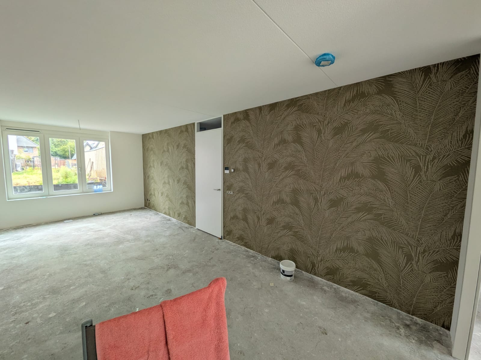 Luxe behang in een nieuwbouwwoning in Leerdam foto 3