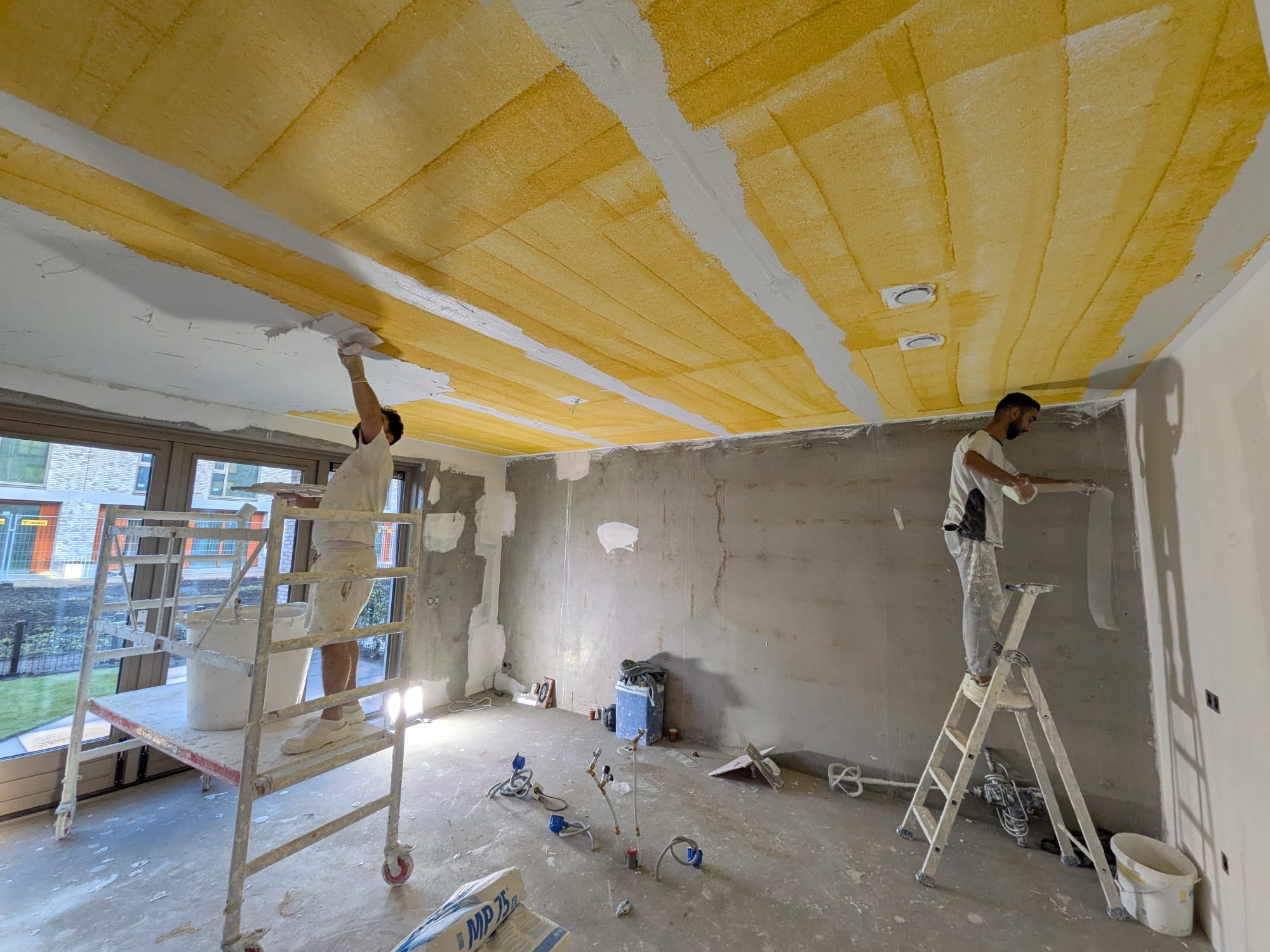 Strak afgewerkte wand